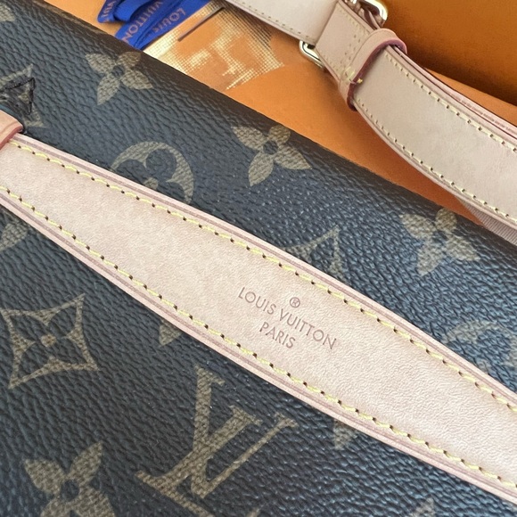 SOLD - LOUIS VUITTON BUMBAG NEW $5000 - Picture 7 of 10